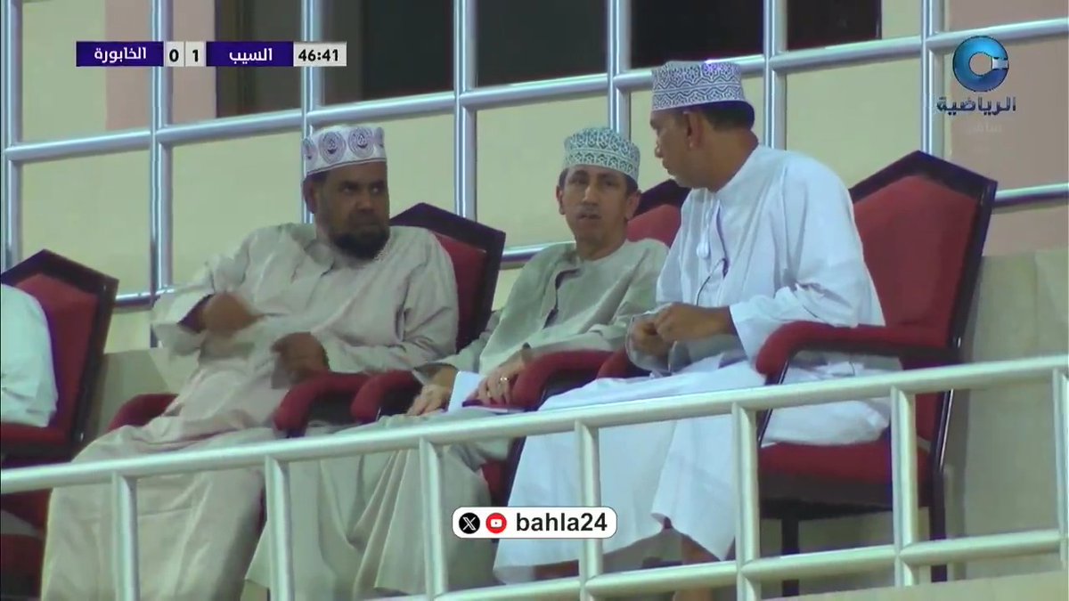 | 🇴🇲 | 🎙️ " أنا عندي عتب على الأشخاص اللي يقولوا نبدأ حملة ومقاطعة وغيره وغيره، خليك .. خليك ابدأ حملتك بروحك وسويها لحالك واعمل هاشتاقات بكيفك، لكن احنا بنكون حاضرين .. متواجدين .. داعمين .. موجودين .. مرتدين الشعار والقميص اللي يمثلنا كلنا ودائماً وأبداً احنا خلف لاعبينا وخلف منتخبنا اللي يحمل اسم بلدنا الغالية علينا وعلى قلوبنا .. " المعلق/ صلاح الحمداني | 🇴🇲 | 🎙️ #كلنا_معك | #دوري_عمانتل