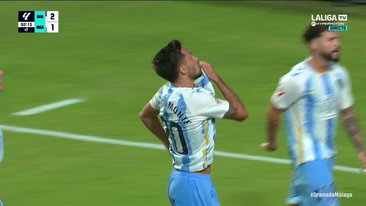 UN BESO AL ESCUDO ๐ A ESE QUE, MANCHADO DE BARRO, SE NEGร A DESAPARECER โจ A ESE QUE, AHORA DE VUELTA, NO CONJUGA EL VERBO PERDER โ El gol de Nelson Monte. En seis jornadas, el Mรกlaga CF no conoce la derrota #LALIGAHYPERMOTION