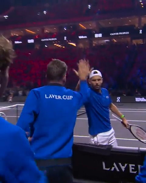 Grigor Dimitrov finds the angle after an epic rally for the Shot of the Day presented by UBS. #shareubs