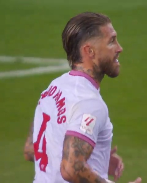 Masterclass de como cortar un ataque con un solo toque. Sergio Ramos, un diferente. 😮‍💨🇪🇸