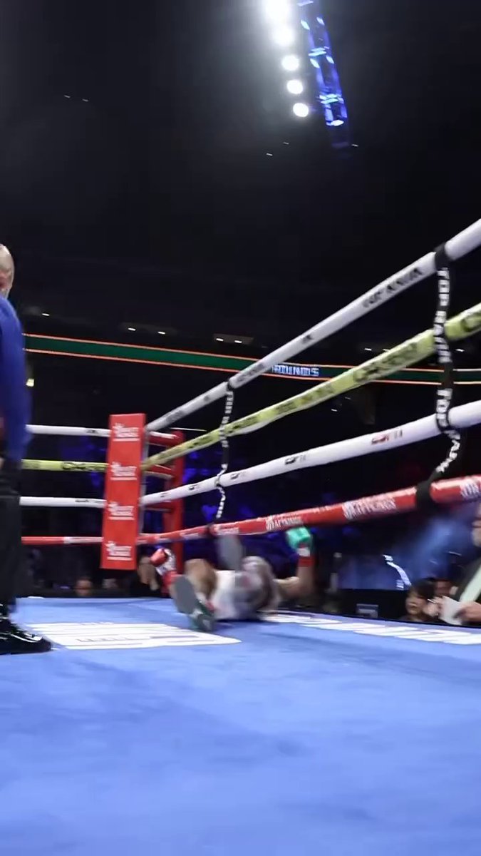 A DEVASTATING K.O. FROM RICARDO FERNANDEZ 💥🥊 (via Top Rank Boxing)