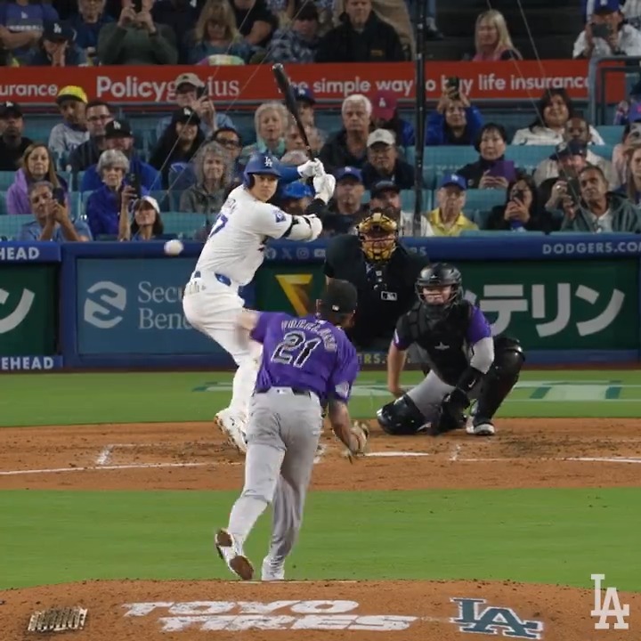 【大谷翔平:シーズン成績】 打率.297(リーグ4位) 本塁打52本(リーグ1位) 打点122(リーグ1位) 盗塁52(リーグ2位) OPS1.013(リーグ1位) 得点125(リーグ1位) 安打179(リーグ2位) 出塁率.378(リーグ3位) 長打率.635(リーグ1位) 『52-52』に到達!打率3割目前 🎥Los Angeles Dodgers