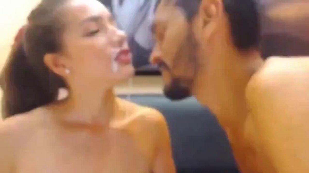 تجبرك حبك ل عهرها تسوي يلي ما يتخيله عقل 😈🔥⚠️ واستمتع بالحليب المتناثر على وجها واثبتلها حبك لها يساوي عهرها وتعريييصك وديااثتك عليها كل دييوووث يعمل رتويت 🔥⚠️🔥⚠️🔥⚠️🔥⚠️