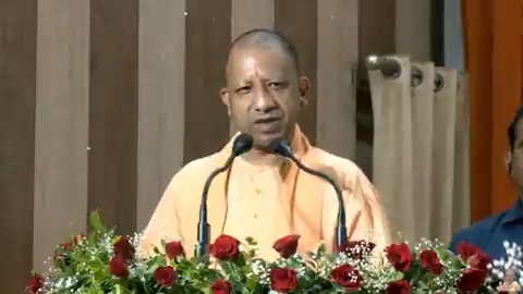 भारत के 55 प्रतिशत मोबाइल फोन उत्तर प्रदेश में बन रहे हैं। 60 प्रतिशत मोबाइल फोन के कंपोनेन्ट का प्रोडक्शन भी उत्तर प्रदेश में ही हो रहा है...