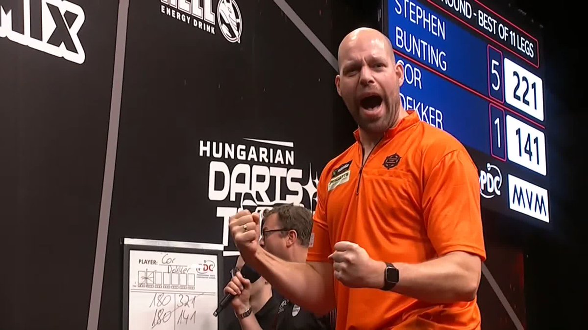 NINE-DARTER FOR DEKKER! 🔥 COR DEKKER PRODUCES PERFECTION IN HUNGARY! Incredible from the 36-year-old, who raises the roof in Budapest with a moment of pure magic! 👏 📺 | #ET11