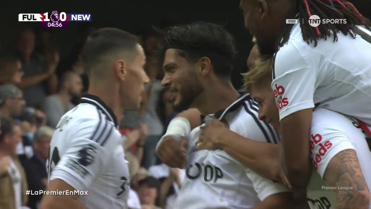 EL GOLAZO DE RAÚL JIMÉNEZ🇲🇽❤️🐺 Como en los viejos tiempos, se volvieron a juntar Adama Traoré y Raúl Jiménez para regalarnos esta obra de arte en el Fulham🥹🫶🏻