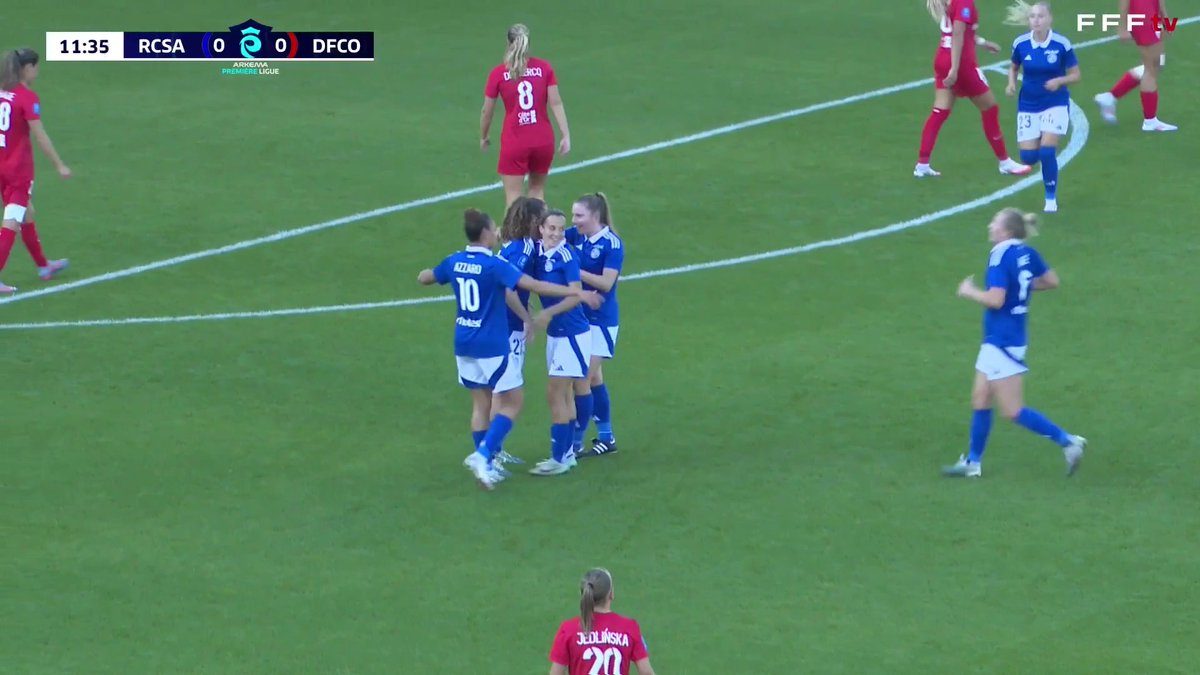 Le premier but de l'histoire du @rcsa_feminines en Arkema Première Ligue ! Il est signé Laurine Hannequin ! #ArkemaPL