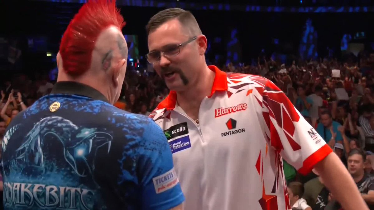 WRIGHT WHITEWASH! Peter Wright continues his strong run of form, with a 6-0 victory against Damon Heta. 🔜 Dave Chisnall v Jonny Clayton 📺 | #ET11