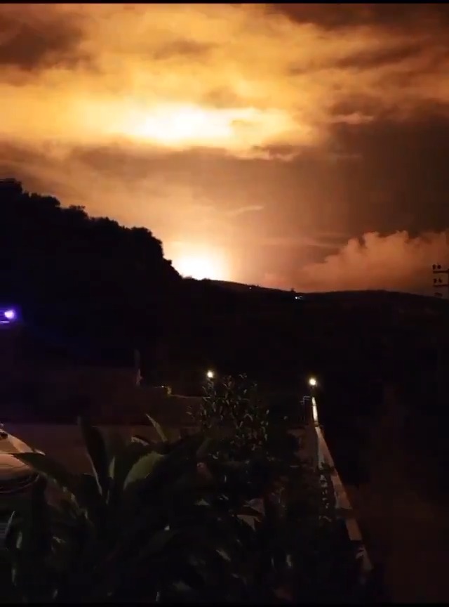 That seems like a pretty big bomb/explosion in Lebanon... 💣🔥 #LebanonExplosion #LebanonBlast #idf #Israel #war #hezbollah #حزبالة #لبنان