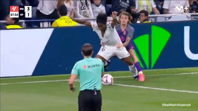 El penalti señalado sobre Endrick que transformó Mbappé (4-1). #LALIGAEASPORTS #LaCasaDelFútbol