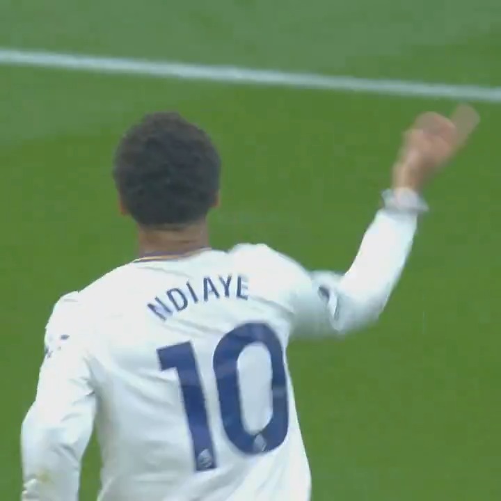 Ili's first #PL goal as a Toffee! 🎯🇸🇳