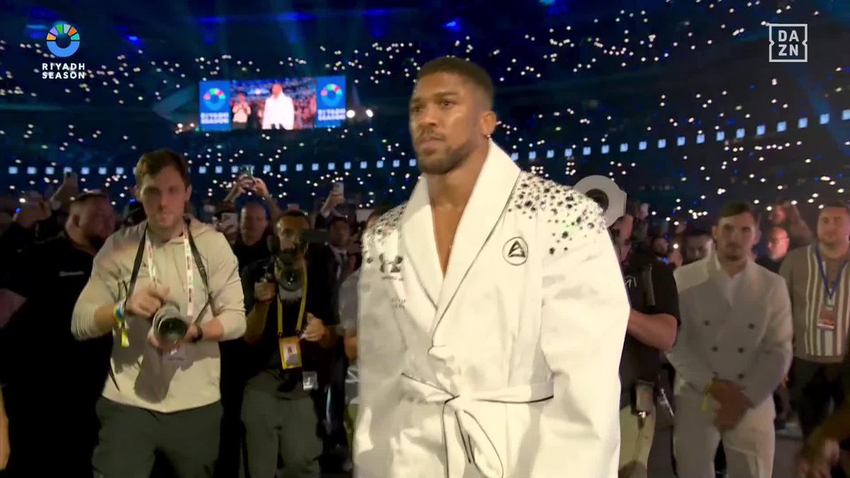 Is this the greatest ring walk of all time?! 🎇 #RiyadhSeasonCard: Wembley Edition #JoshuaDubois | Live NOW on Click link in bio to buy | TURKI ALALSHIKH