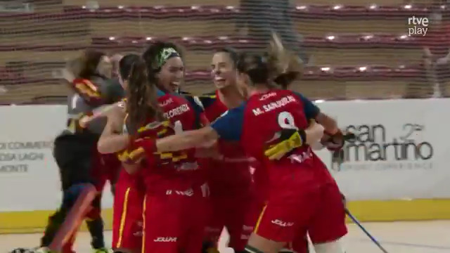 La Selección española 🇪🇸 femenina de hockey patines, CAMPEONA del MUNDO. Es la OCTAVA vez que lo consiguen. Nadie tiene más títulos mundiales. Es una BARBARIDAD. 🏆1994 🏆1996 🏆2000 🏆2008 🏆2016 🏆2017 🏆2019 🏆2024