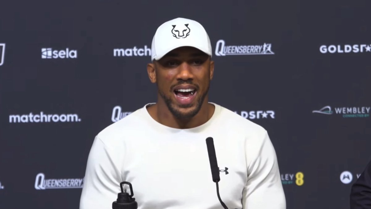 ‼️ Anthony Joshua gives credit to Daniel Dubois and insists he will not be retiring from boxing as he gives a brief post-fight press conference after his KO defeat: "Of course I wanna continue fighting. I'm a warrior." [🎥 Queensberry Promotions]