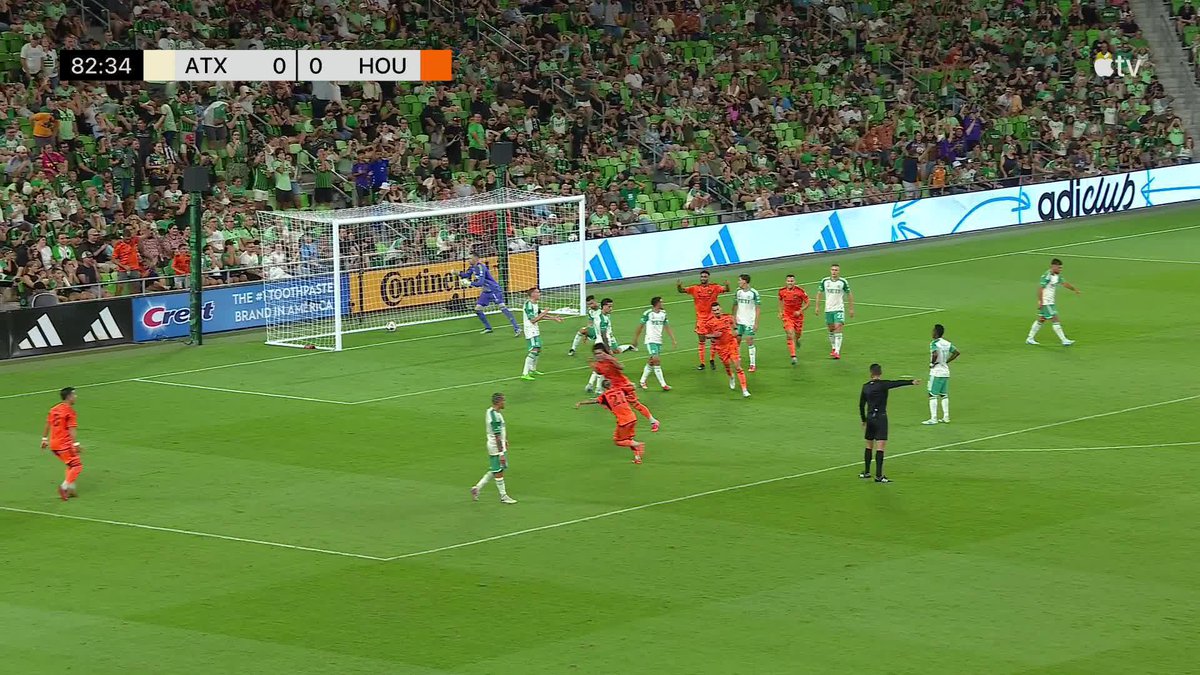 ¡CIERREN EL ESTADIO!🇵🇦😮💨😍 Golazo de chilena de Adalberto Carrasquilla con el Houston Dynamo ante el Austin FC. Golazo de Coco 🥥 , su tercero de la temporada. Lo de siempre, brillando en la MLS.