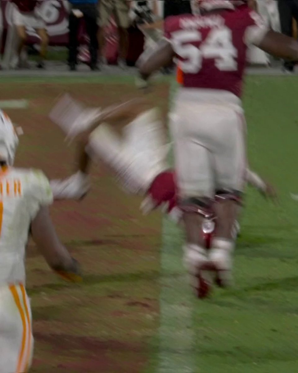 MICHAEL HAWKINS JR. WENT ALL OUT FOR THIS 🔥 He was ruled short of the goal line after review.
