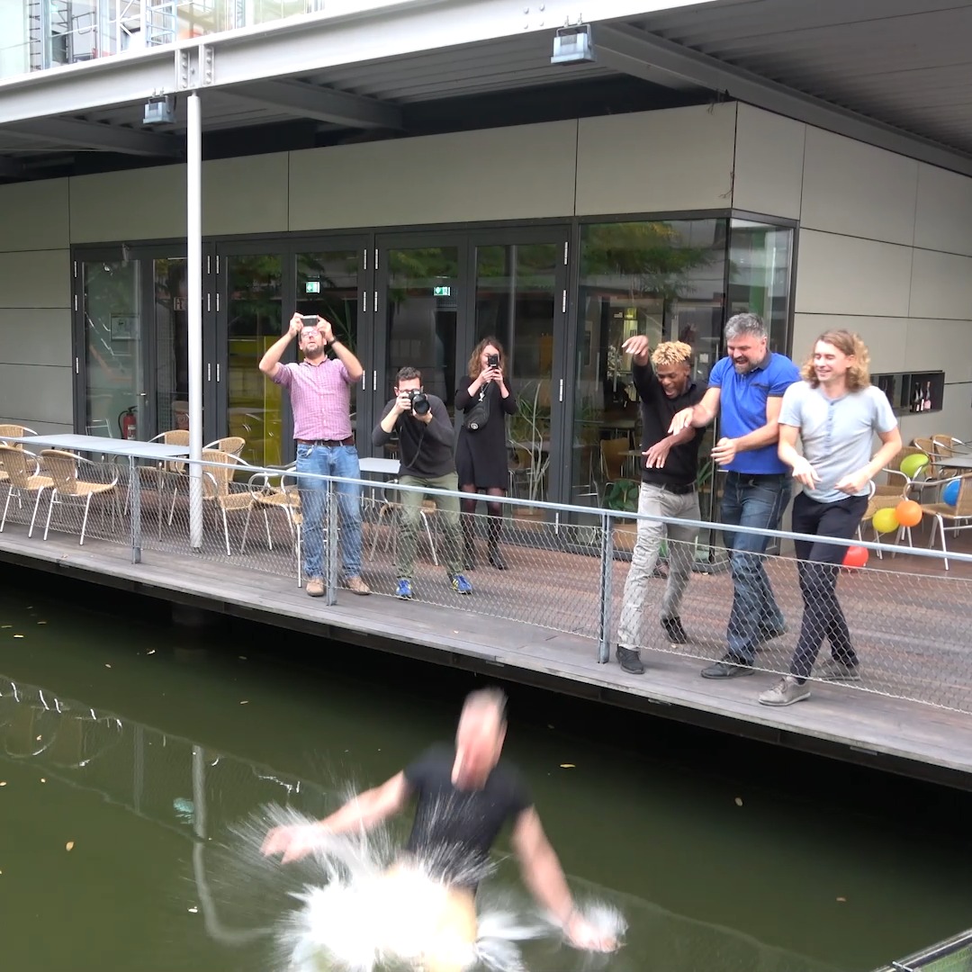 Medicine laureate Svante Pääbo made a splash when his colleagues at MPI-EVA Leipzig threw him into a pond to celebrate Pääbo's 2022 #NobelPrize. Who will receive the 2024 medicine prize? Find out on 7 October and stay tuned to our social channels. Video: Benjamin Vernot
