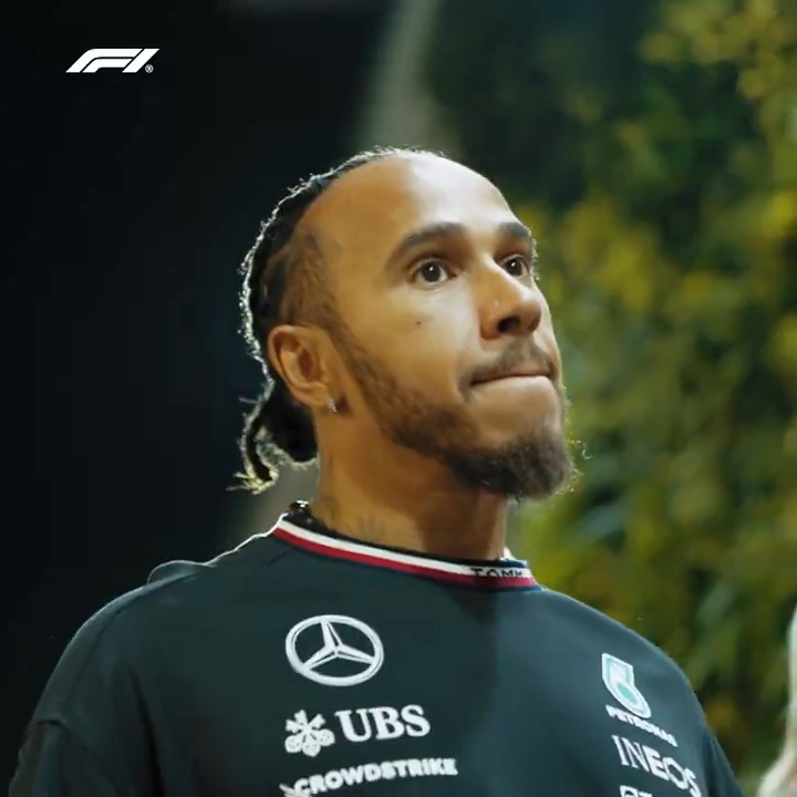 The Marina Bay streets are silent... for now 👀 Tonight, we race under the city lights ✨ #F1 #SingaporeGP