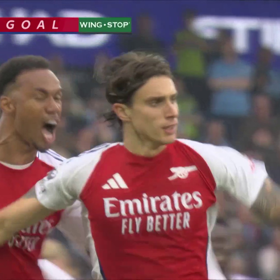 MAMMA MIA, CALAFIORI 😱 (via NBC Sports Soccer)