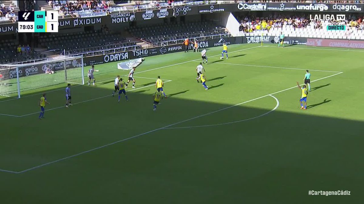 Conexión Iván Alejo - Chris Ramos El extremo centra y el nueve remata para dar al Cádiz Club de Fútbol los tres puntos en los minutos finales 😎 #LALIGAHYPERMOTION
