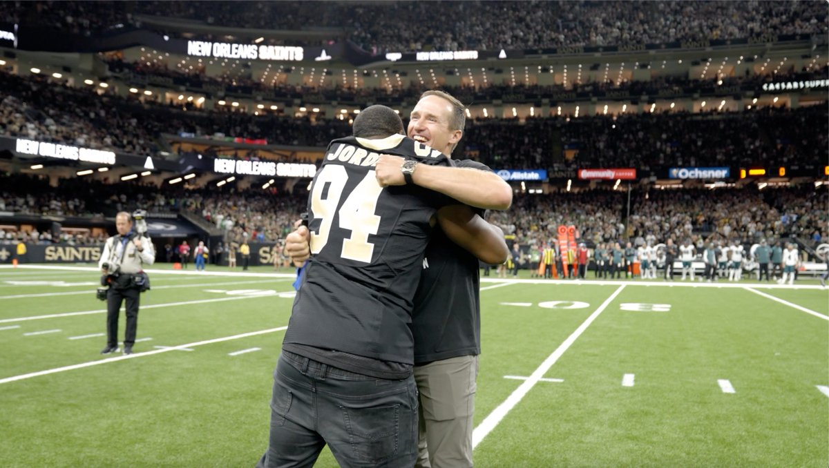 Brees and Ingram led the pregame chant 🗣️ #Saints