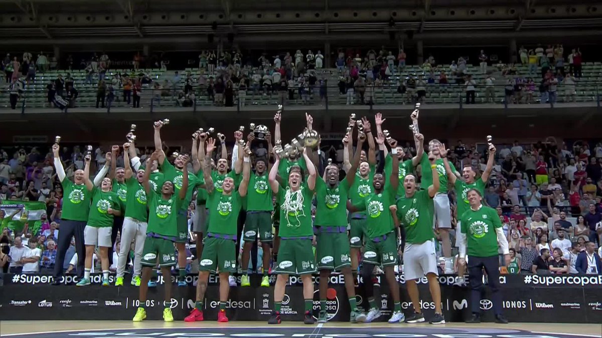 🏆 UnicajaCB levanta el trofeo de CAMPEÓN de la #SupercopaEndesa Murcia 2024 📺 Vamos | #ConectaConTuPasion