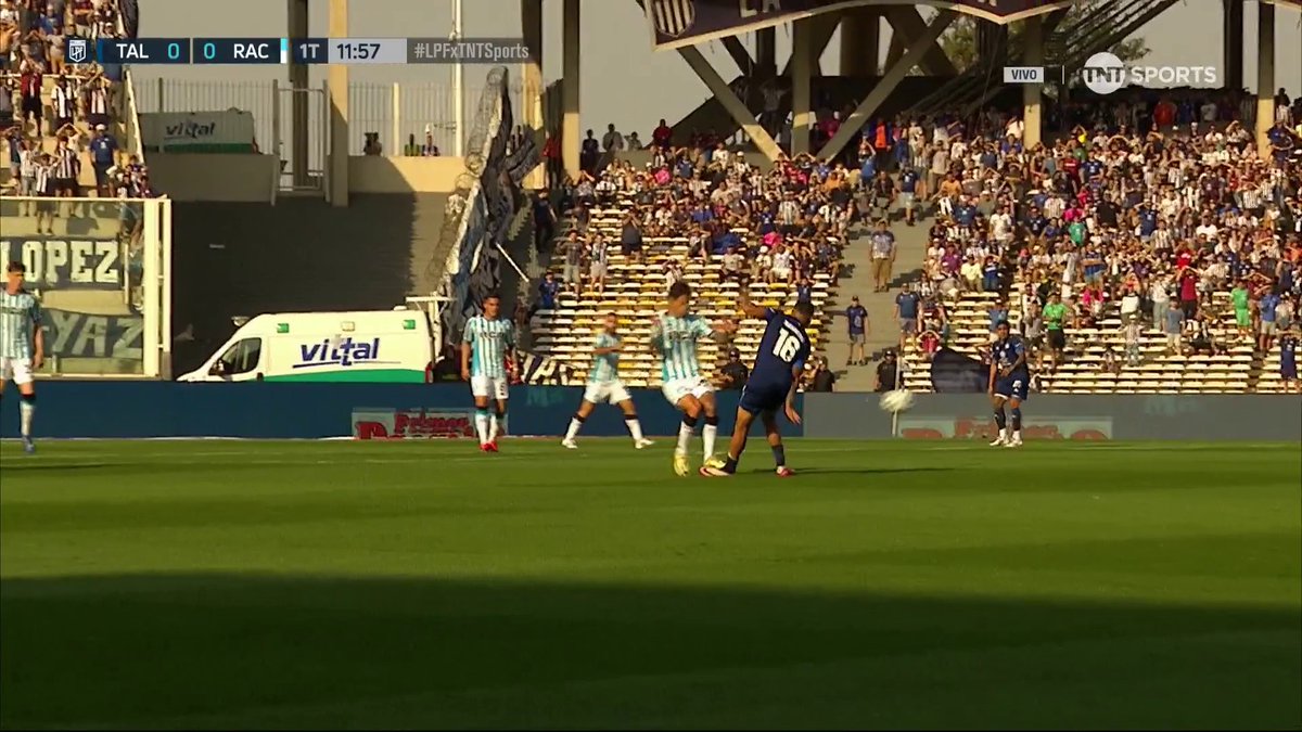 🟥 TALLERES EXPLOTÓ CONTRA CHIQUI TAPIA LUEGO DE LA EXPULSIÓN A MOYANO ❌ 🗣️ Los hinchas, furiosos contra el presidente de AFA. 👌 Minutos antes, la T fue beneficiada en el gol a Racing, que debió ser anulado con penal a favor para el conjunto visitante.