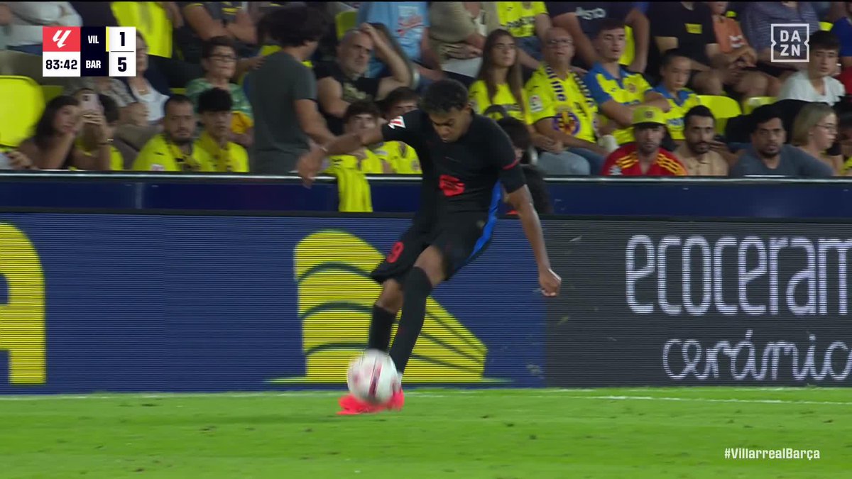 Es un talento innato lo de este chaval. Y siento ser repetitivo, pero no recuerdo a NADIE tan diferencial a esa edad. Ni Messi, ni Cristiano lo eran. Este tío está llamado, si las lesiones le respetan, a dominar el fútbol. Qué espectáculo, Lamine Yamal.