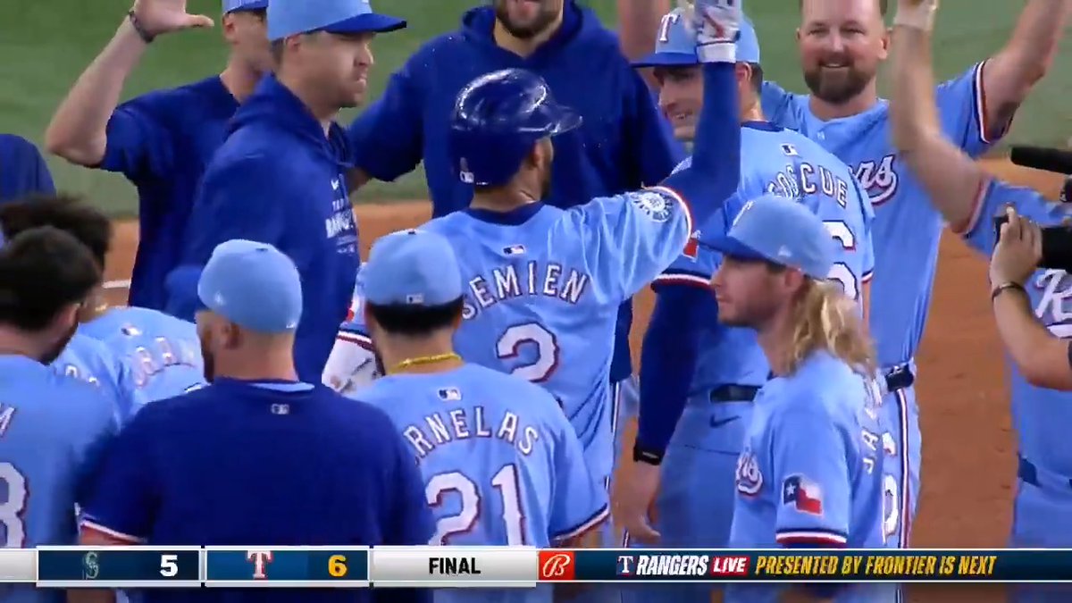Of course it ends with a walk-off! #StraightUpTX