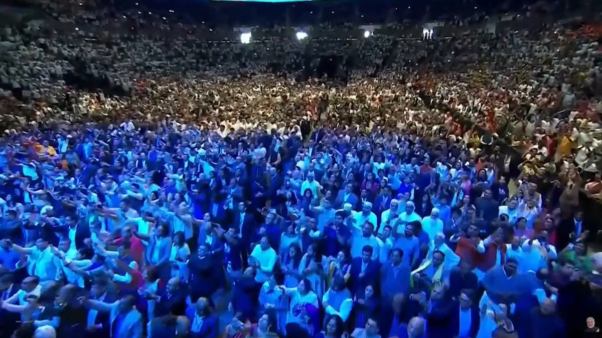 Experience the electric atmosphere as PM Modi engages with the vibrant Indian community in New York.