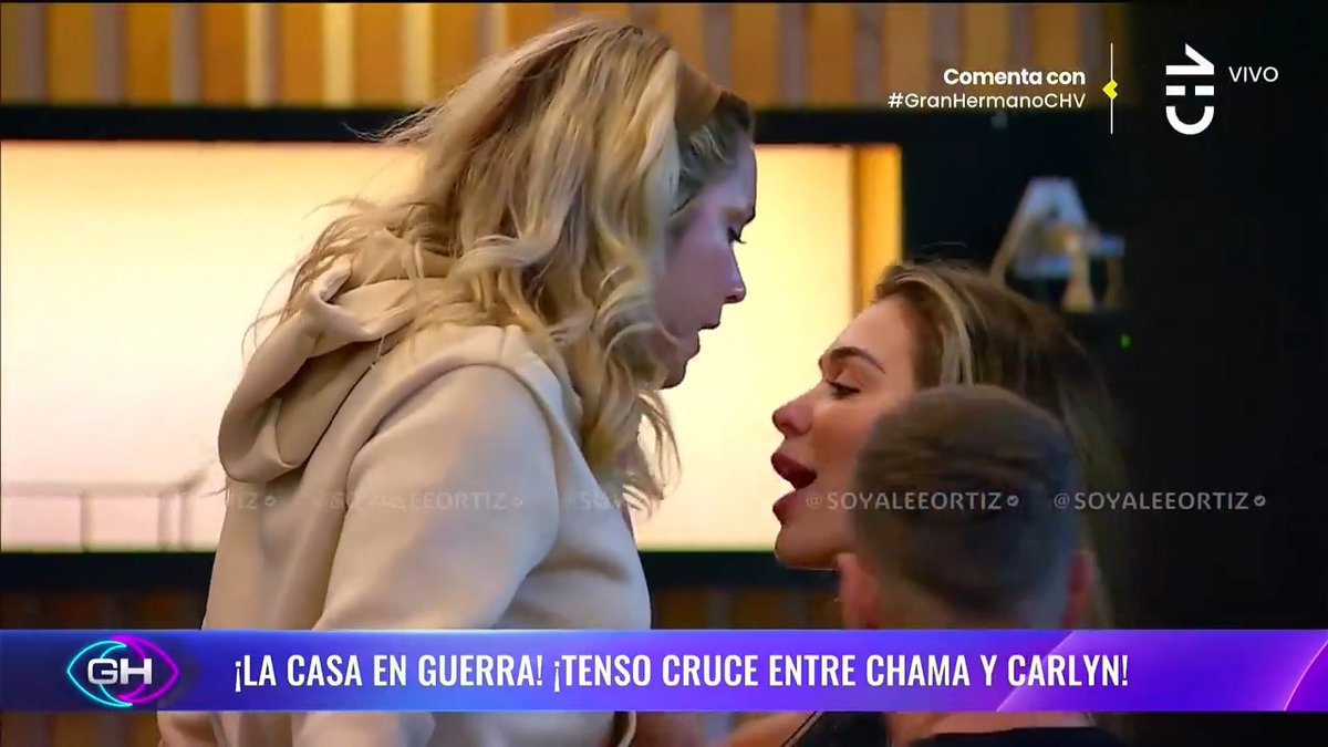 🔴 GRÍTALO MÁS FUERTE CARLOCA: "La gente me trajo para acá para desenmascararte, totalmente gratis me trajeron. No puse dinero para los votos (como Chama), idiota" #GranHermanoCHV Carlyn desenmascaró a Chama completamente, la acorraló a tal nivel que mostró su verdadera cara, solo le interesa salvarse a ella, no fue capaz de reconocer lo que habló de Michelle y la campaña que hizo en sus RRSS cuando renunció para que eliminen a Patricio.
