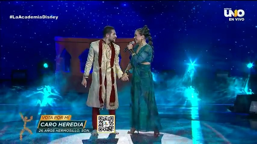 🎶Ven, princesa y deja a tu corazón soñar🎶 #CaroHeredia nos hizo volar con la magia de "𝗨𝗡 𝗠𝗨𝗡𝗗𝗢 𝗜𝗗𝗘𝗔𝗟" de #Aladdín 🧞✨. ¿Te gustó su performance? 🪄 #LaAcademia #TeCambiaLaVida #LaAcademiaDisney 🔴 EN VIVO ahora: