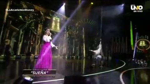 ¡Se nos enchinó la piel con la interpretación de #IsaveliLaina con la canción de "SUEÑA" de #ElJorobadoDeNotreDame! 🫶🏼🧡 Dinos qué sensaciones te dejó su musical. 🎵🎤 #LaAcademia #TeCambiaLaVida #LaAcademiaDisney 🔴 EN VIVO ahora: