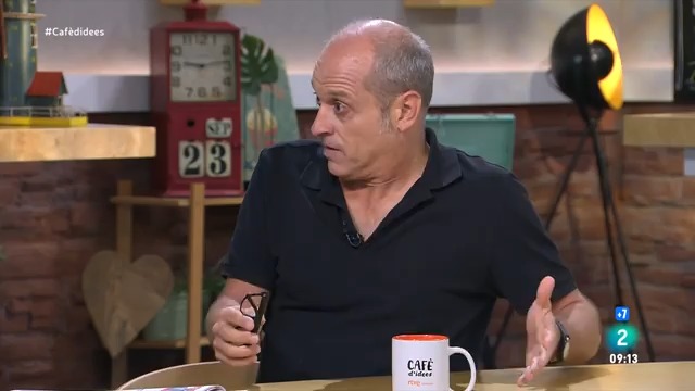🗣️ "Feia temps que no veia un acte polític tan directe" ☕ Quico Sallés ens explica com va anar la presentació de la candidatura de Junqueras per tornar a liderar ERC 📲