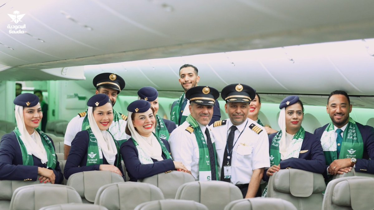 بمناسبة #اليوم_الوطني_السعودي_94، احتفت #الخطوط_السعودية بضيوفها وشاركتهم فرحة هذا اليوم على متن طائرتها وسط أجواء وطنية مبهجة. #جينوم_السعودية