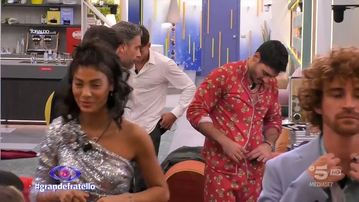 Ma questi pigiami vi stanno benissimo! 💥 #GrandeFratello