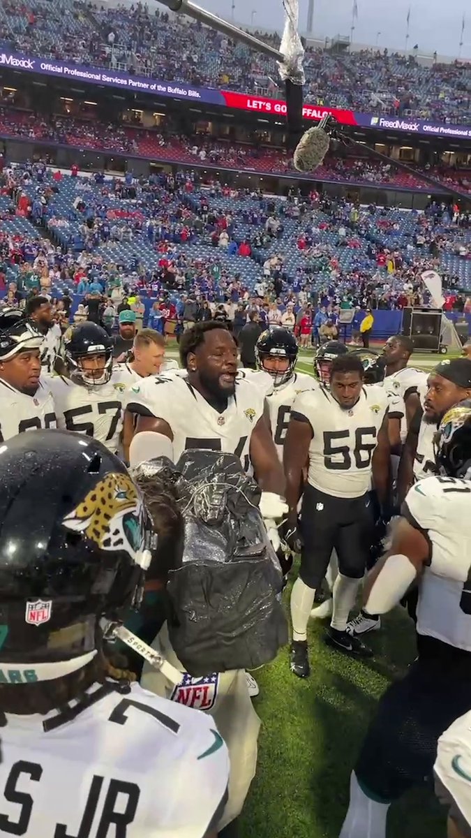 Jaguars getting HYPED to BossMan Dlow pregame 🔥 #JAXvsBUF | 7:30 ET | ESPN
