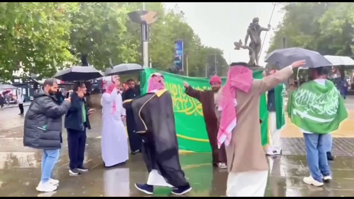 المبتعثون في بريطانيا مدينة بريستول يحتفلون باليوم الوطني وسط أجواء ممطرة #الإخبارية | #نحلم_ونحقق