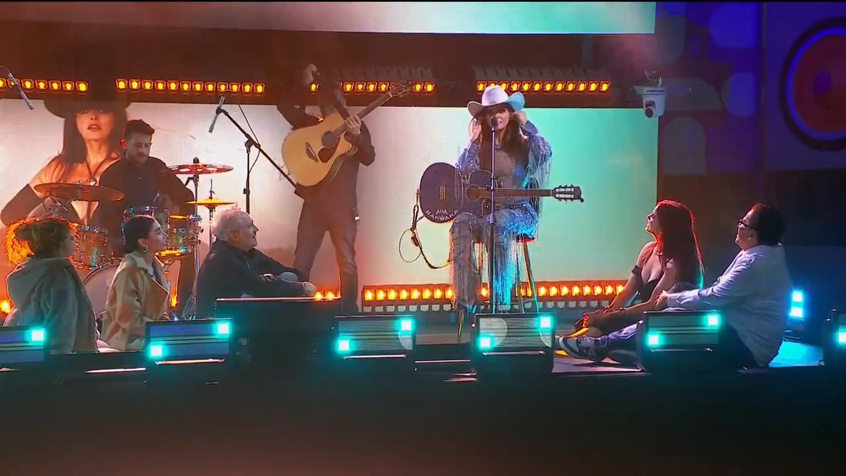 Damos la bienvenida a una 'Bandida' que con su increíble voz siempre nos hace caer en 'La Trampa', con ustedes la Reina Grupera... ¡Ana Bárbara! 🤠👏🤩 Ana Bárbara #LaCasaDeLosFamososMx, GRAN FINAL este domingo a las 8:30 p.m. por #LasEstrellas y #ViX 📺📱