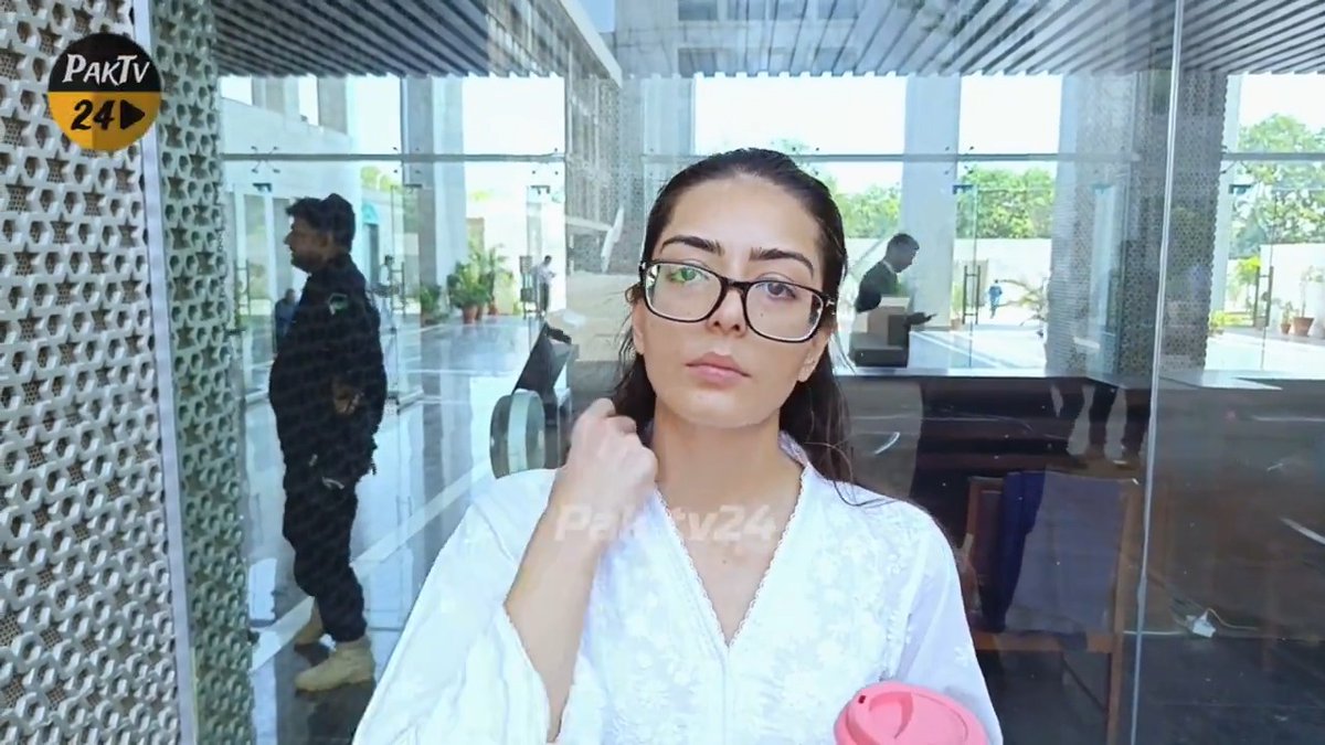احتجاج پر تین سال سزا کی قانون کو ایمان مزاری نے عدالت میں چیلنج کر دیا 🔥