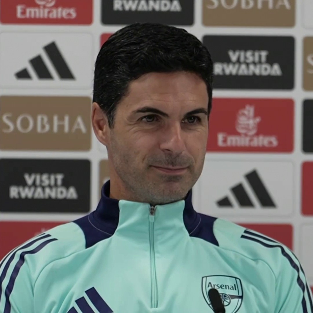 🗣️ Arteta when asked about telling his players not to kick the ball away… “For passing the ball you mean? I think so. Don’t touch the ball, we’ll play without the ball!”. 🎥 Sky Sports Premier League