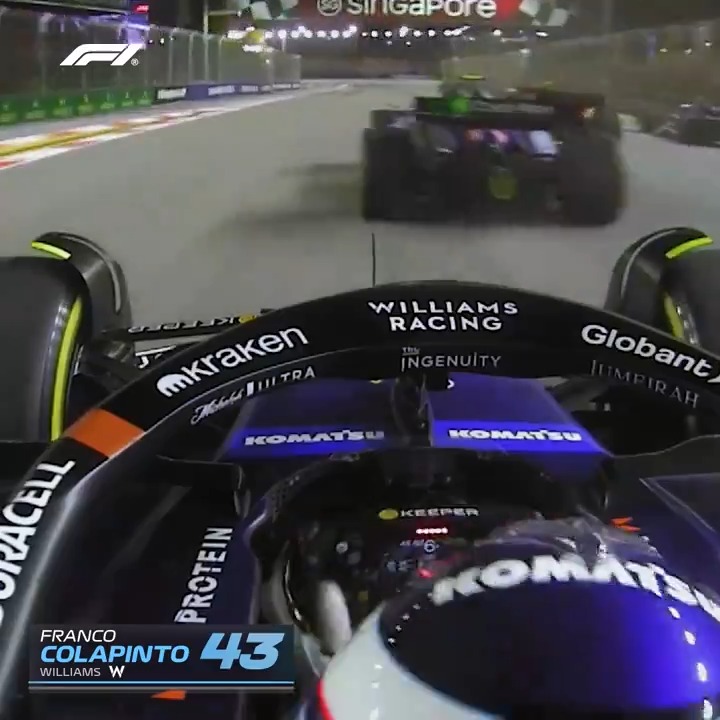 The charge down to Turn 1 😮 #F1 #SingaporeGP