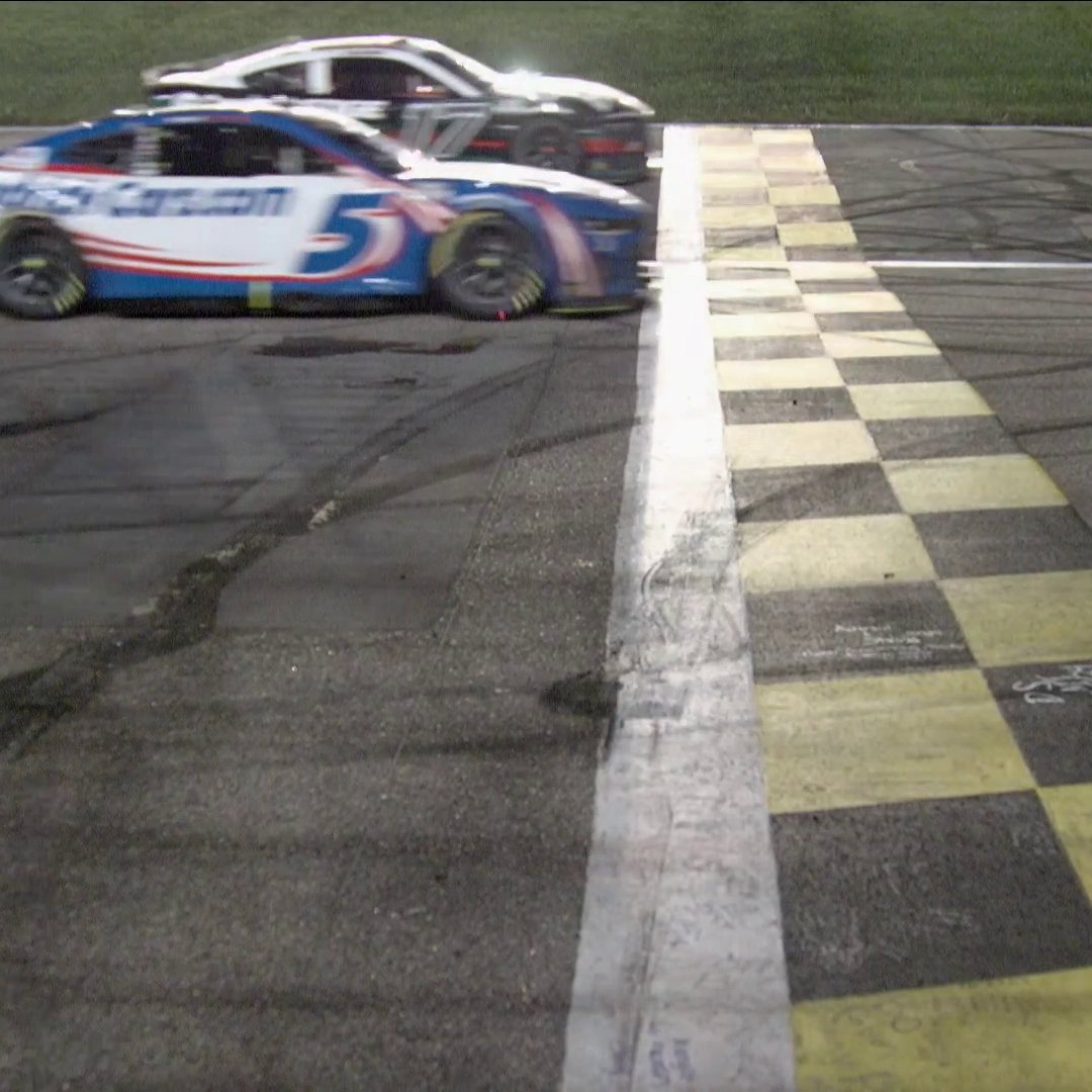 A photo finish for the ages. 📸