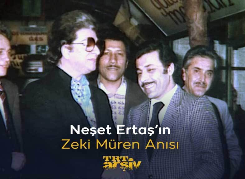 Müziğimizin iki farklı sesi, iki güçlü ismi aynı sahnede. 🎵 Yıl 2000, #NeşetErtaş anlatıyor, biz dinliyoruz.