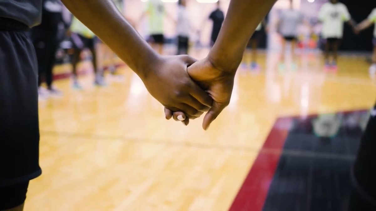 "Put this circle first" First day of practice dawnstaley drops a 𝒘𝒐𝒓𝒅 - every year