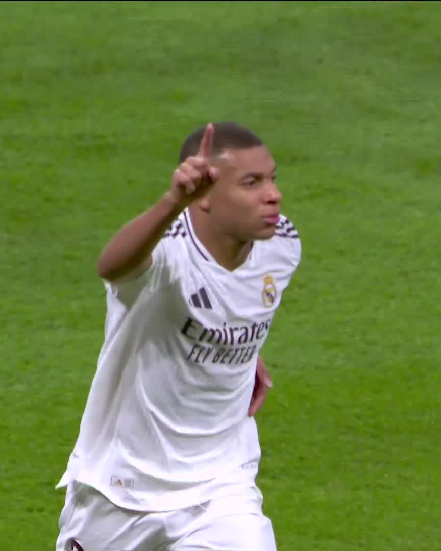 6 buts lors de ses 5 derniers matches avec le Real Madrid. 🇫🇷🤍 Kylian Mbappé fait taire les sceptiques.