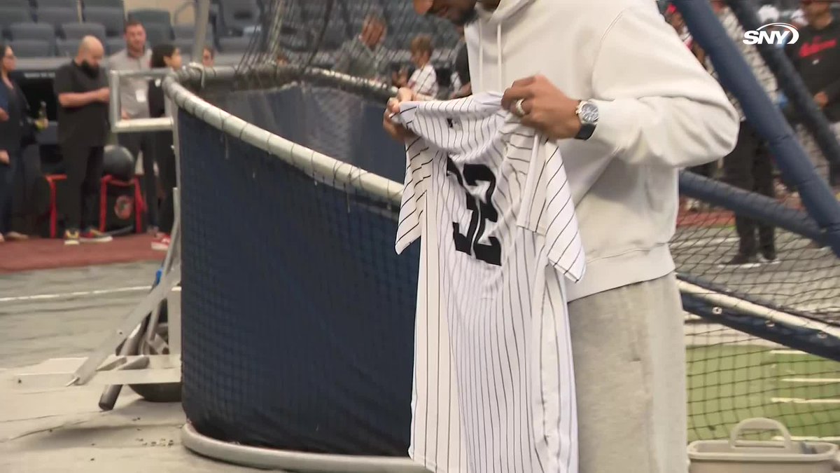Josh Hart gets a No. 32 jersey from the Yankees. Hart's great uncle, Elston Howard, wore No. 32 as the Yankees' first Black player.