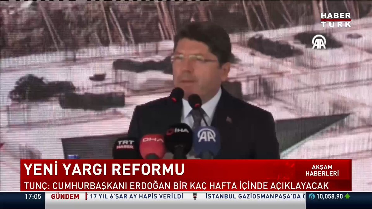 Adalet Bakanı Yılmaz Tunç yeni anayasa çalışmaları ile ilgili açıklama yaptı. "Temennimiz parlamentoda uzlaşma sağlanması."