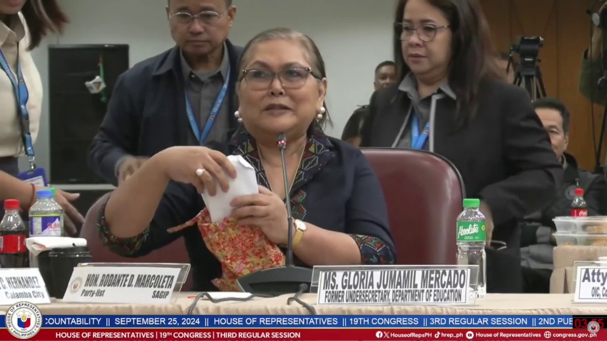 “The envelope where the money was” Former DepEd Undersecretary Gloria Mercado responded and turned over the envelopes containing the money she received from Duterte during the House Committee hearing on Good Government and Public Accountability.