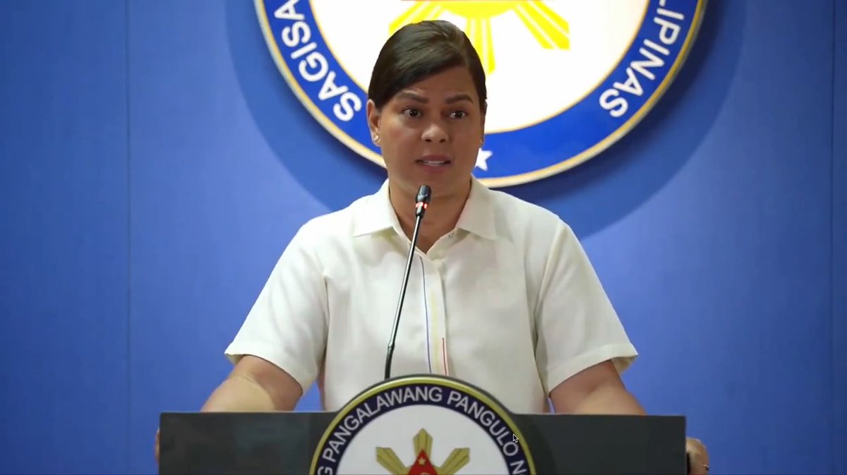 Idineklara ni Vice President Sara Duterte na hindi siya magbibitiw sa kaniyang puwesto sa harap ng panawagan ng ilang kongresista. “Hindi ako aalis dito dahil inilagay ako ng mga tao dito believing that I will work for the country. That is what we did. We worked,” pahayag ni Duterte sa press conference. Nitong Martes, sinabi ni House Assistant Majority Leader Jil Bongalon na puwedeng magbitiw sa puwesto si Duterte kung hindi na nito kayang gampanan ang kaniyang tungkulin dahil sa hindi pagdalo sa mga pagdinig tungkol sa hinihinging pondo ng Office of the Vice President para sa 2025 na mahigit P2 bilyon. BASAHIN: